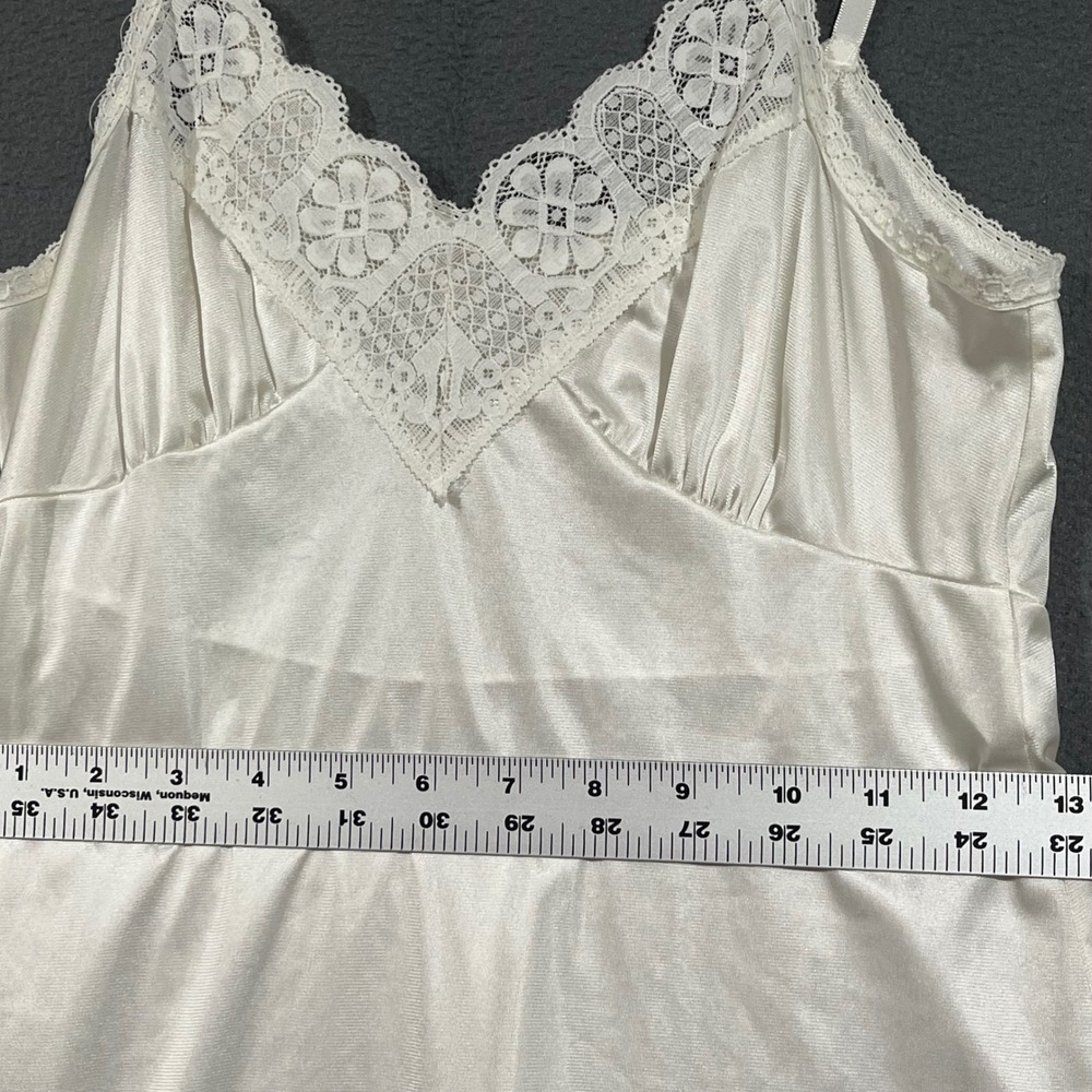 Vintage Full Slip Women Size 32 Ivory Lace Trim V-Neck Lingerie USA Made 6439 - Picture 8 of 11